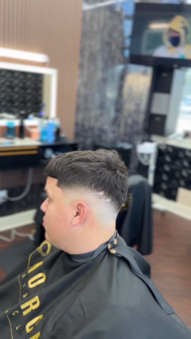 ¿Ya agendaste tu cita para esta semana?✍🏻💈 @monarcabarberclub_ut ⚔️🛡️ #barbershopconnect #fyp